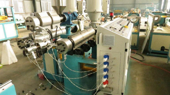O HDPE PP dobra tubulação ondulada da parede que faz a linha da extrusão da máquina