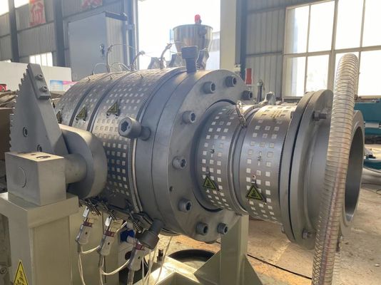 A linha plástica PLC automático da extrusão da tubulação do PVC da drenagem da fonte de água controlou
