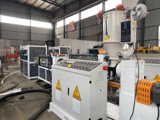 Tubulação espiral do carbono do HDPE que faz a PE da máquina linha de produção ondulada da tubulação da canalização