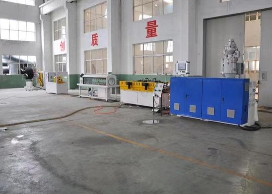 Linha ondulada da extrusão da máquina 33L/D da tubulação do único parafuso da parede 75mm