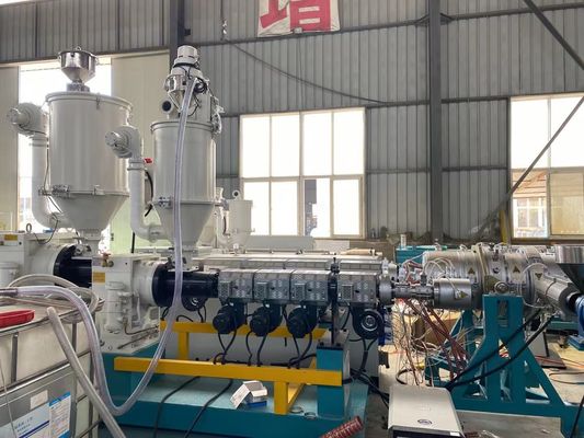Linha de produção plástica tubulação da tubulação do PE de três camadas de gás da energia da fonte de água da irrigação do gotejamento