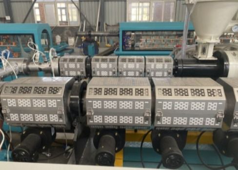 máquina da extrusora da tubulação do PE do parafuso do abastecimento de gás 120-220kg/h de 63mm única