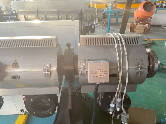 linha ondulada PVC/PE/PP/PPR plástico da extrusão da tubulação da única parede de 200-500mm