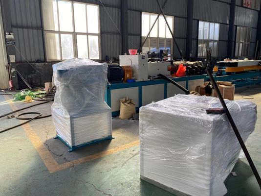 Tubulação de gás plástica 100-500kg/H do fio da canalização elétrica de drenagem de máquina da tubulação do PVC UPVC
