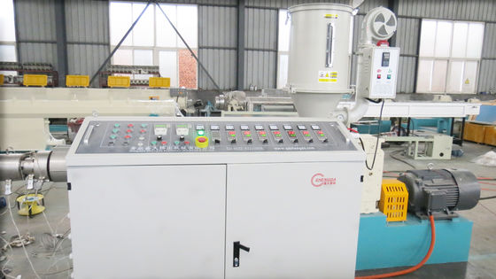 Da máquina plástica da extrusora da tubulação do PVC da fonte de água parafuso dobro 200kg/h UPVC