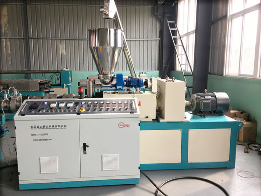linha automática linha da extrusão da tubulação do PVC 280kg/H de produção plástica do tubo do PVC