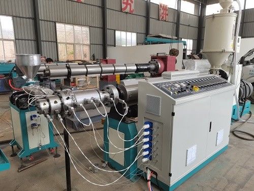 Linha de produção da tubulação do HDPE do gás PPR da energia 1/3 de camada para a fonte de água da irrigação do gotejamento